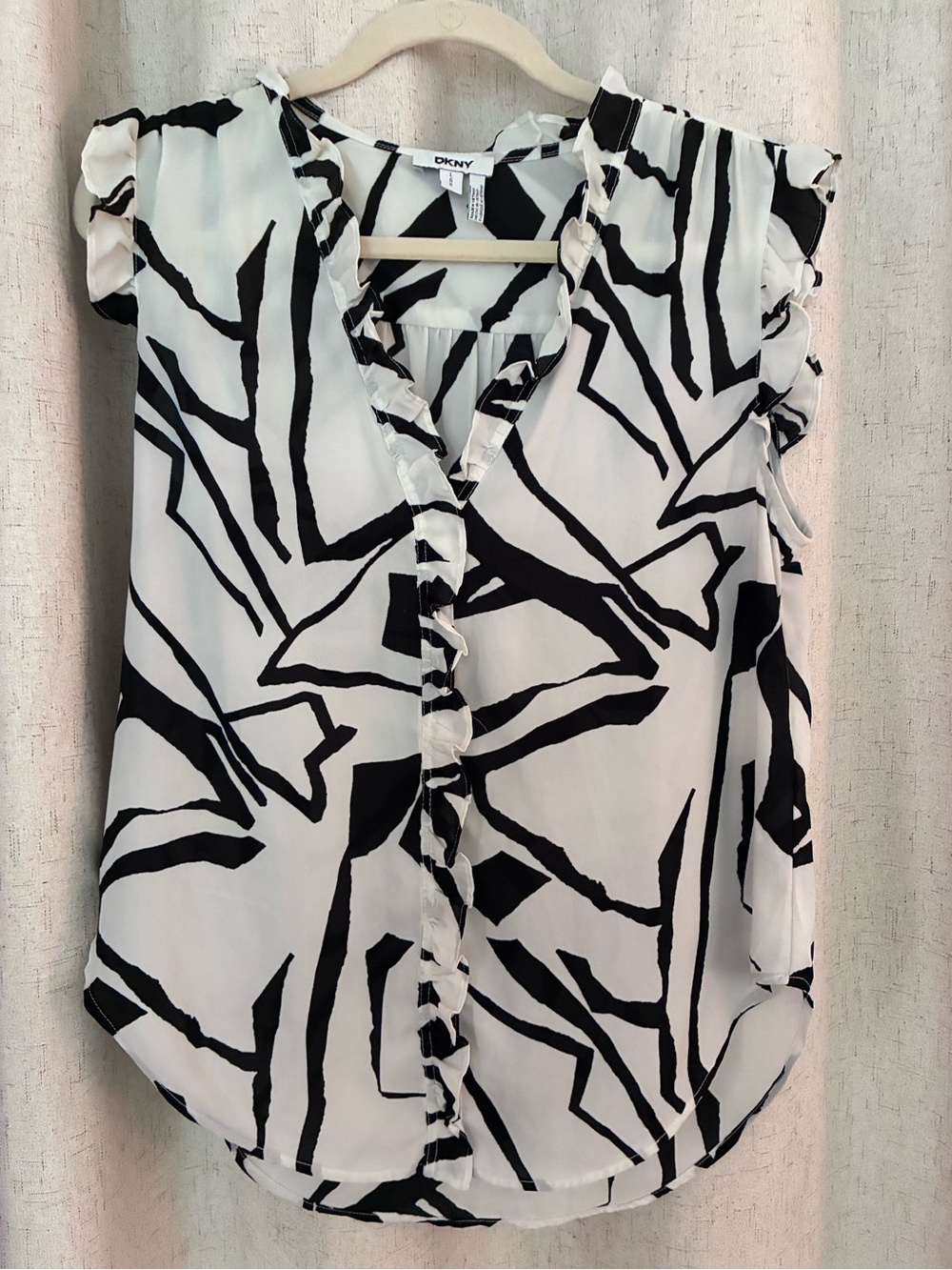 DKNY Black & White Ruffle V-Neck Cap Sleeve Blouse